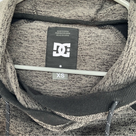 DC Womens PULLOVER HOODIE SWEATSHIRT SIZE XS - Picture 2 of 6